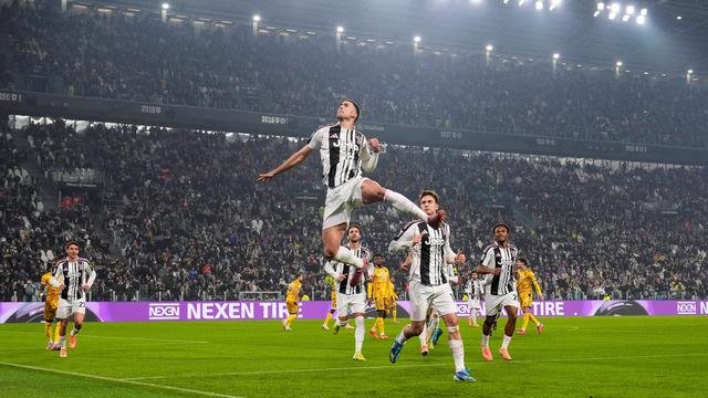 Demi menambal lubang di lini depan : Liverpool tawar Dusan Vlahovic demi gantikan sementara peran Alexander Isak