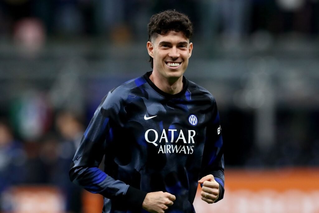 Barcelona siapkan uang berserta Gavi untuk menebus Alessandro Bastoni dari Inter Milan