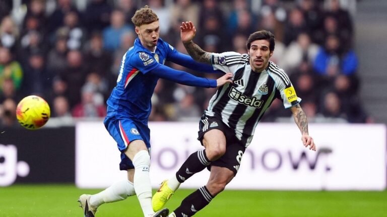 Gary Neville Semprot Chelsea: Mereka Main Seperti Tim Akademi, Butuh 'Monster' untuk Juara!