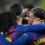 Jarang Main di Etihad, Bek Serbabisa ini Ditawarkan Man City ke Barcelona