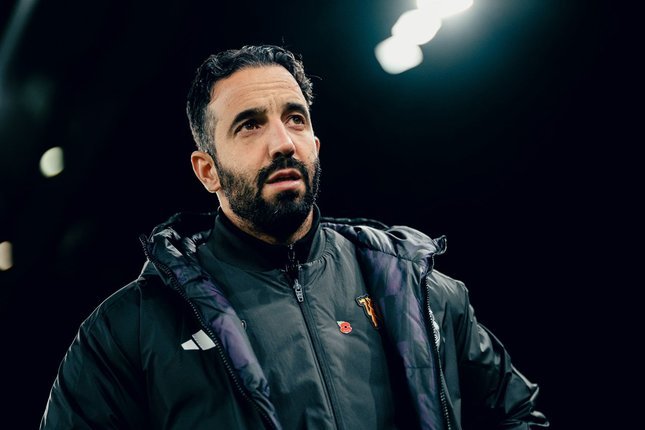 Anak legenda Manchester United jadi prioritas Ruben Amorim untuk gantikan Bruno Fernandes saat bertemu Newcastle United