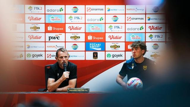 Ole Romeny dapat kesempatan main bersama Oxford United dan berhasil bawa timnya melaju ke babak ronde 4 Piala FA