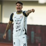 Cerita unik Shayne Pattynama : Debut di Persija tapi ke Stadion dengan Barracuda