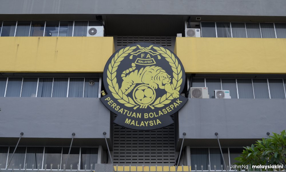 Agar tidak di bekukan FIFA anggota Exco FAM ramai ramai pertimbangkan opsi mundur serentak