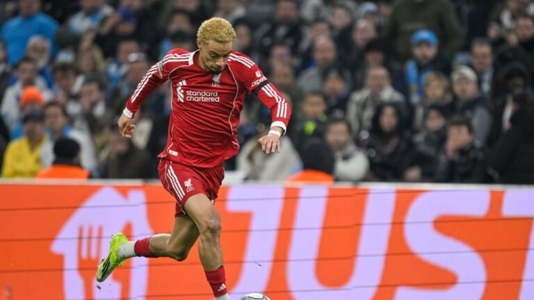 Kebiasaan Nyentrik Hugo Ekitike: Hobi Gonta-ganti Gaya Rambut di Liverpool