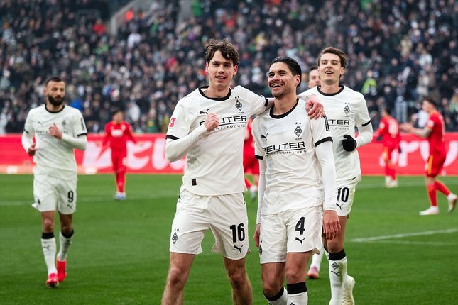 Kevin Diks cetak gol : Monchengladbach pesta gol ke gawang Augsburg